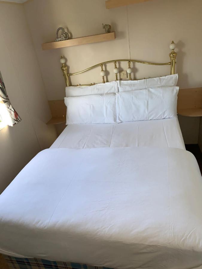 Sun Bed Hotel Saint Osyth Exterior photo
